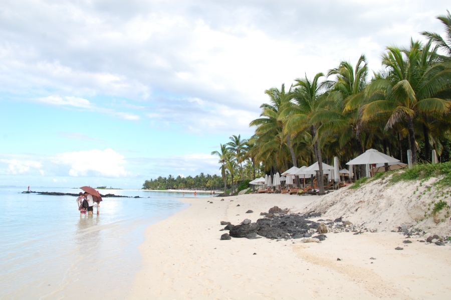 Hotels in Mauritius are negatively affected by the absence of tourists from China. Beach in Belle Mare on the east coast. ©Sinikka Dombrowski